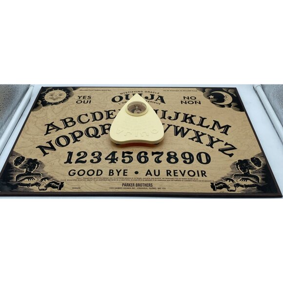 Ouija Board 'Mystifying Oracle' Game (Parker Brothers, 1992) Model CB00600 - Picture 12 of 14